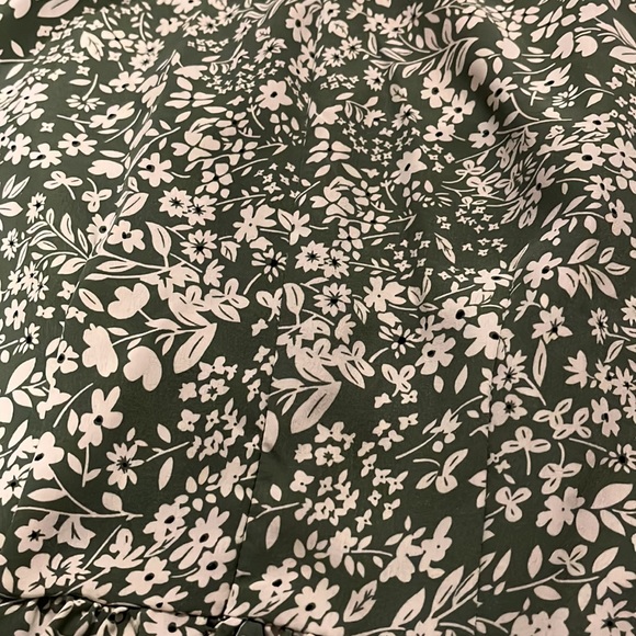 ☀️New SHEIN Ditsy Floral Print Ruffle Hem Dress XSmall - Picture 6 of 8